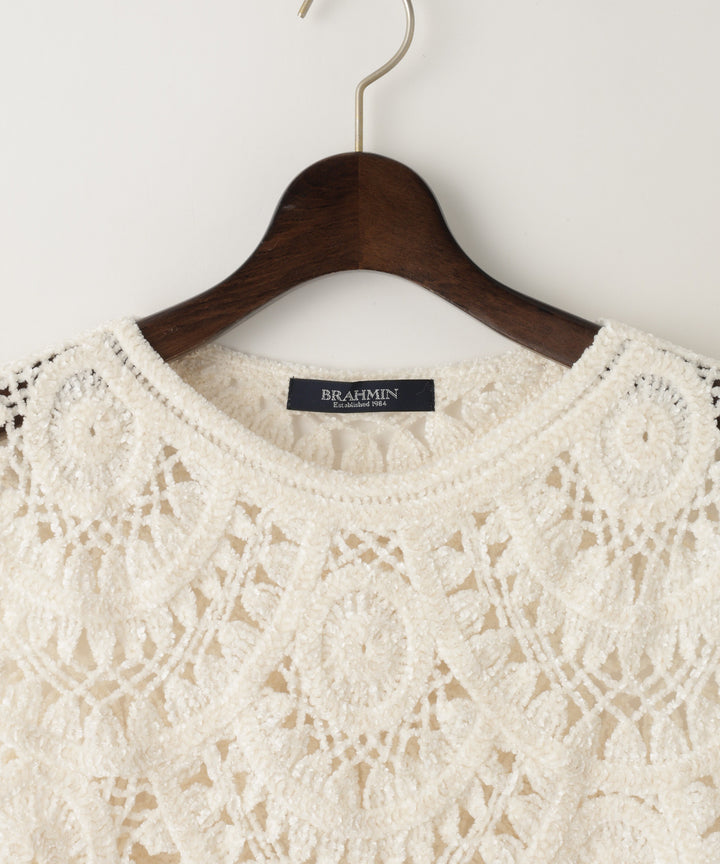 サークル刺繍アシンメトリーデザイントップス