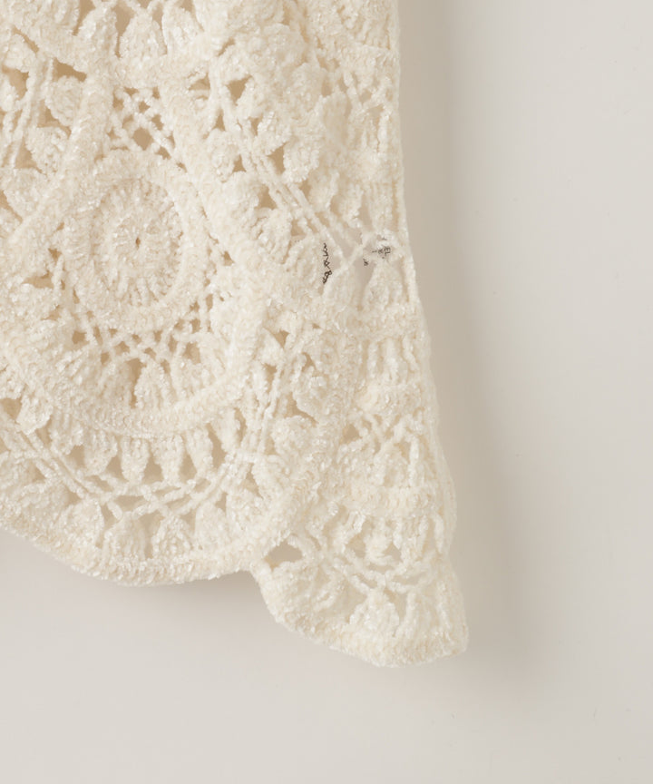 サークル刺繍アシンメトリーデザイントップス