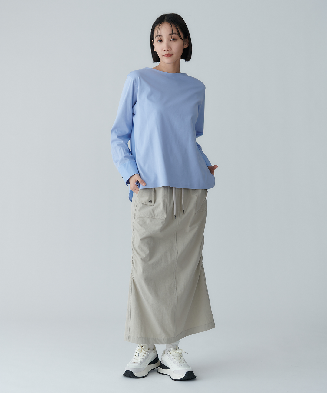 ボートネックシンプルブラウス