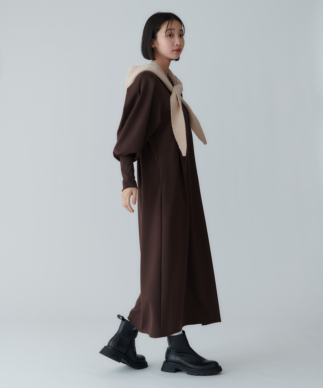 ボリュームスリーブタックワンピース – FACE SANS FARD ボリュームスリーブタックワンピース – FACE SANS FARD