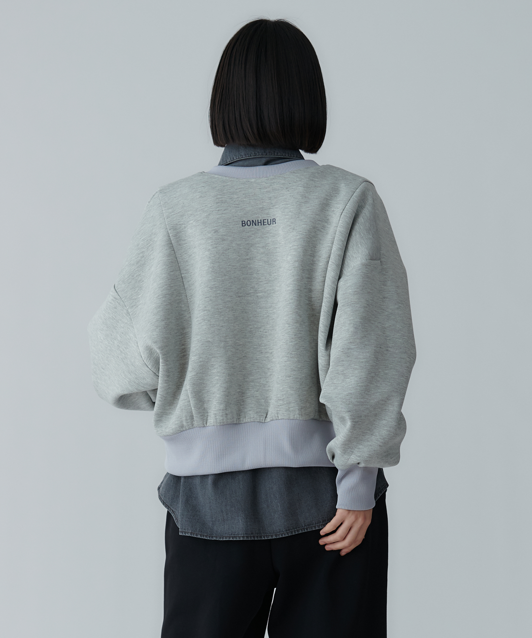バックロゴカーディガン