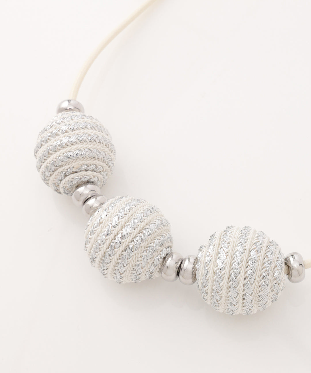 Ball necklace