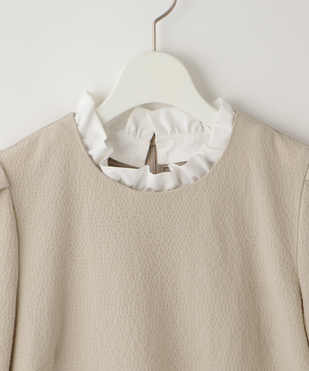 サッカーフリルカラーブラウス