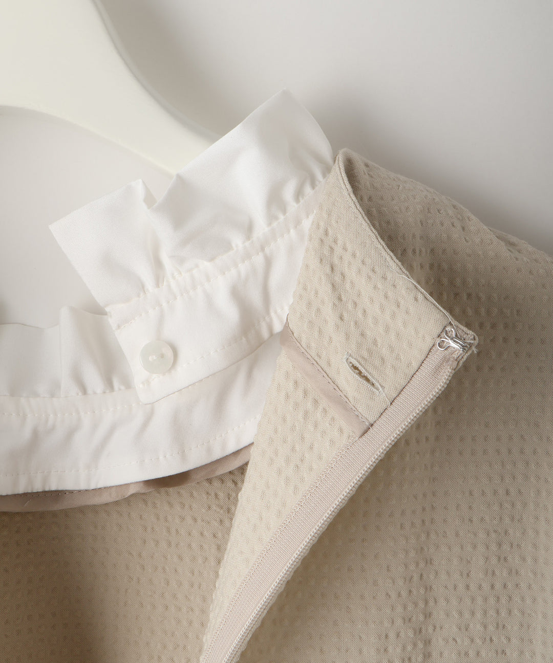 サッカーフリルカラーブラウス