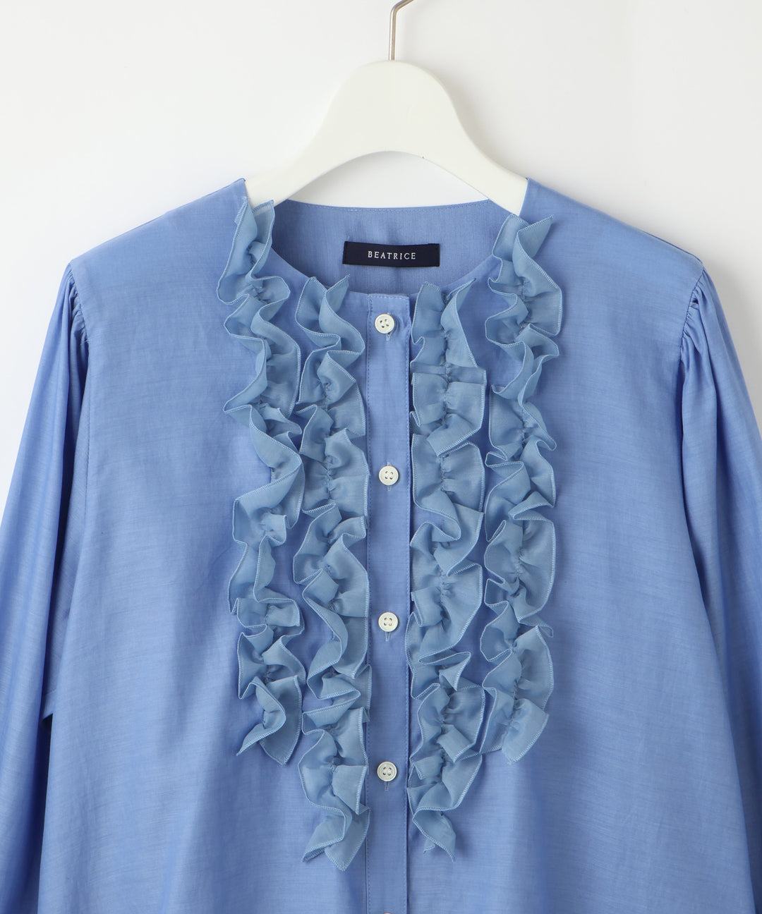 フリルブラウス