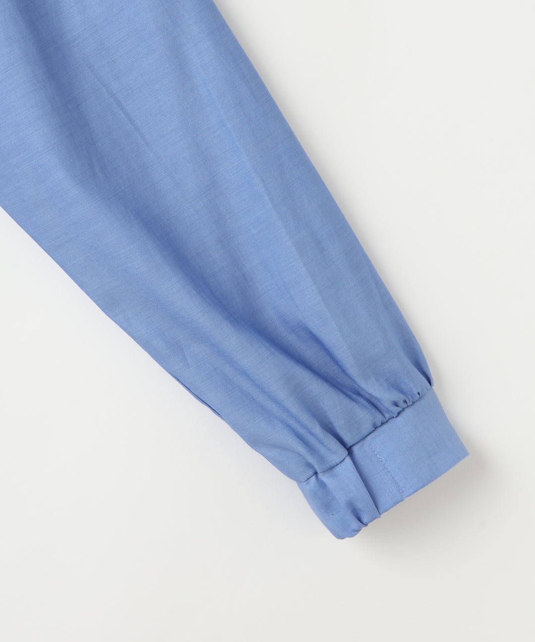 フリルブラウス