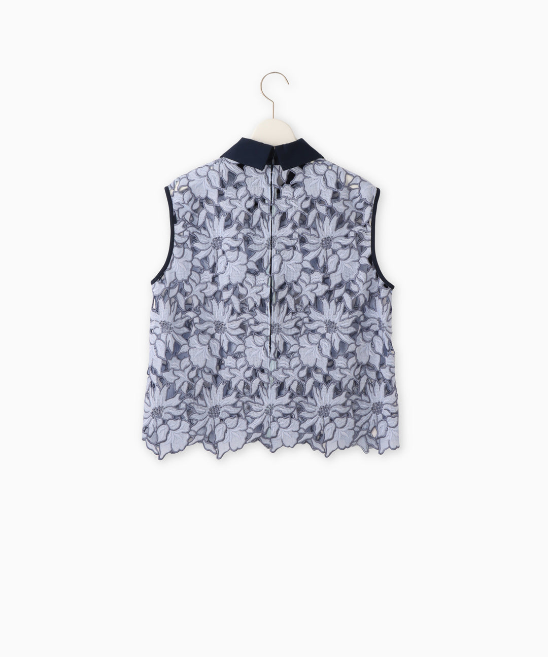 ケミカルレース衿つきノースリーブブラウス