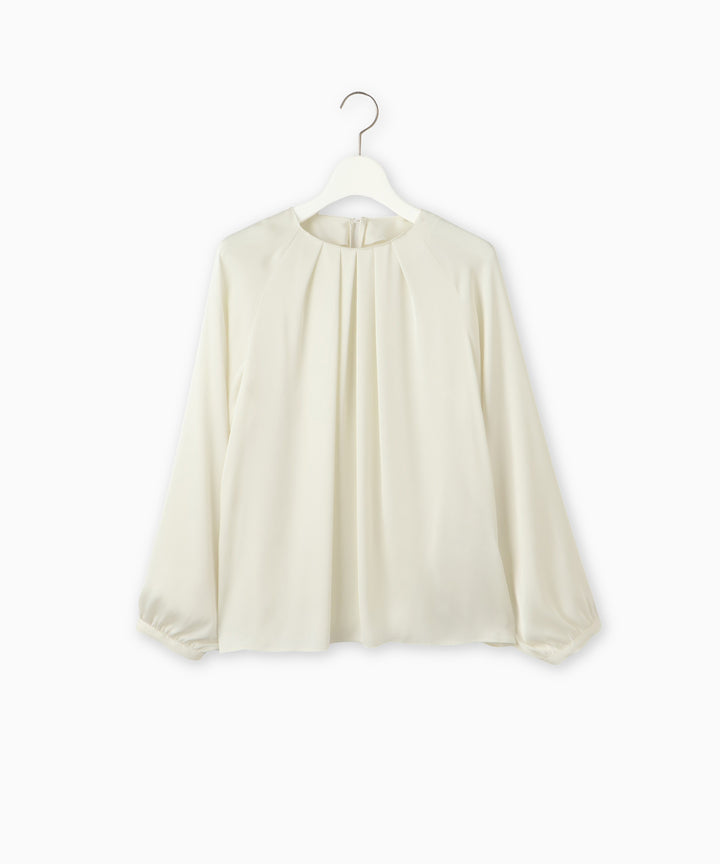 タックデザインサテンブラウス