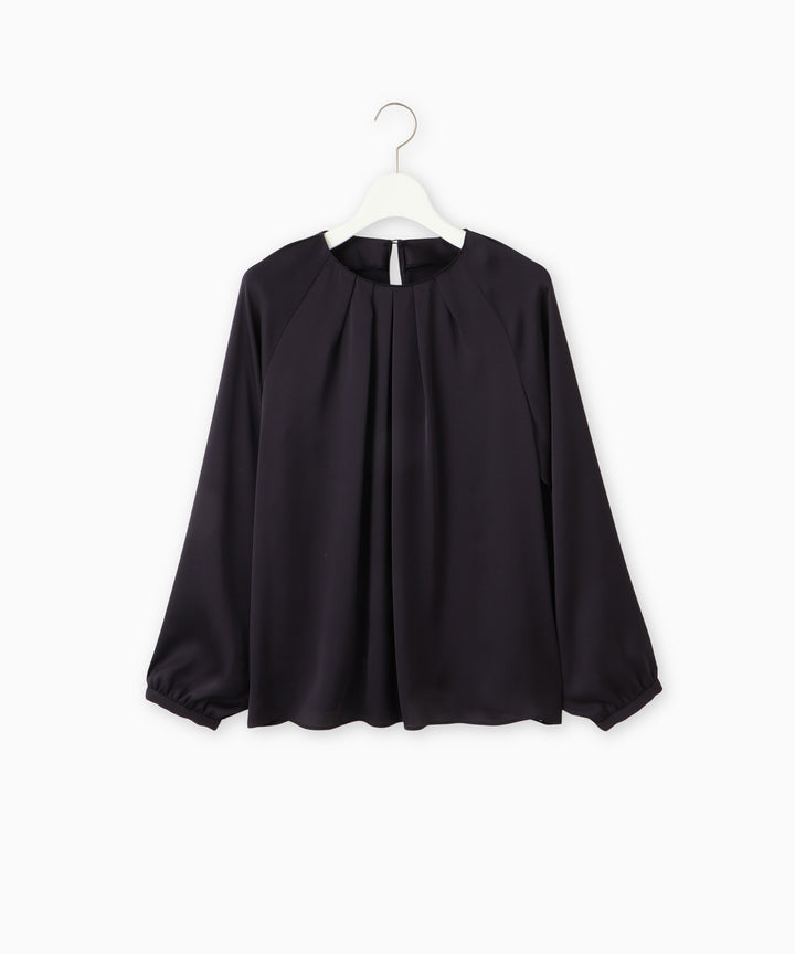 タックデザインサテンブラウス