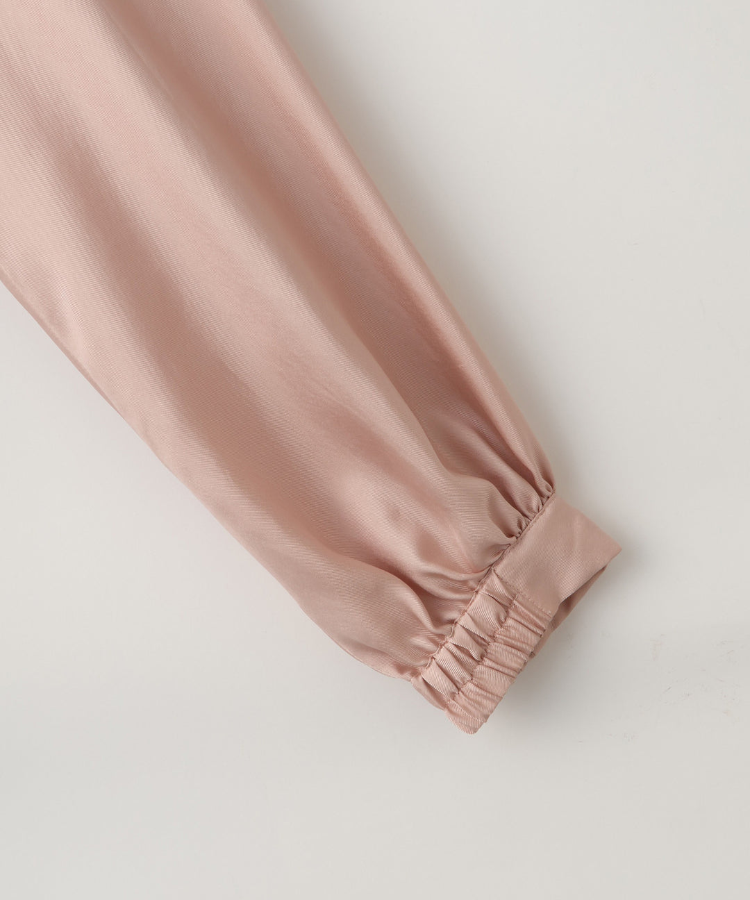 ラッフルデザインブラウス