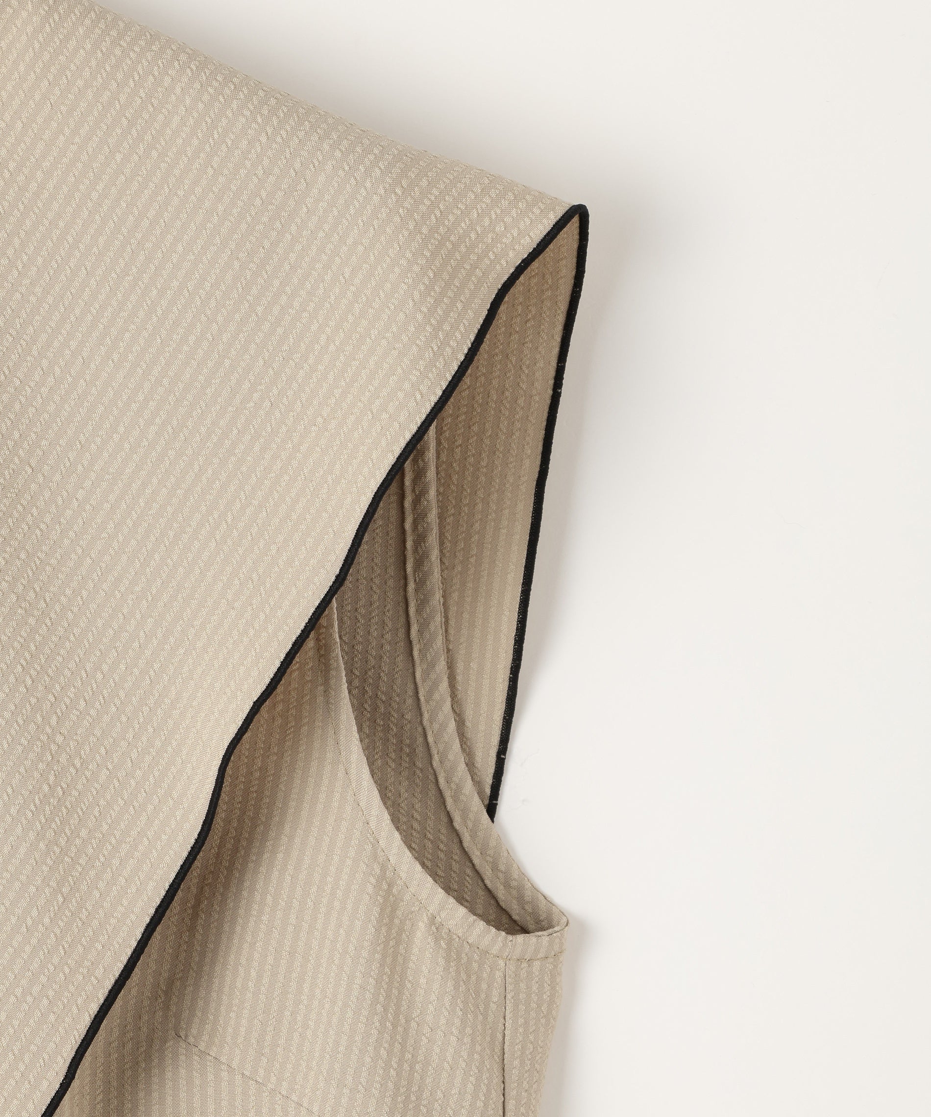 サッカーストライプノースリーブブラウス – FACE SANS FARD