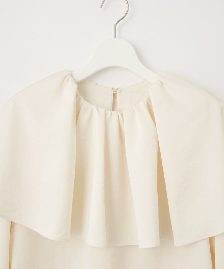 ビッグフリルブラウス
