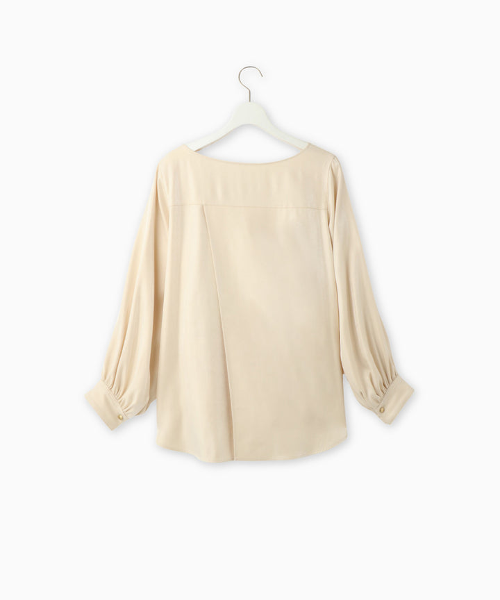 ボリュームスリーブサテンブラウス