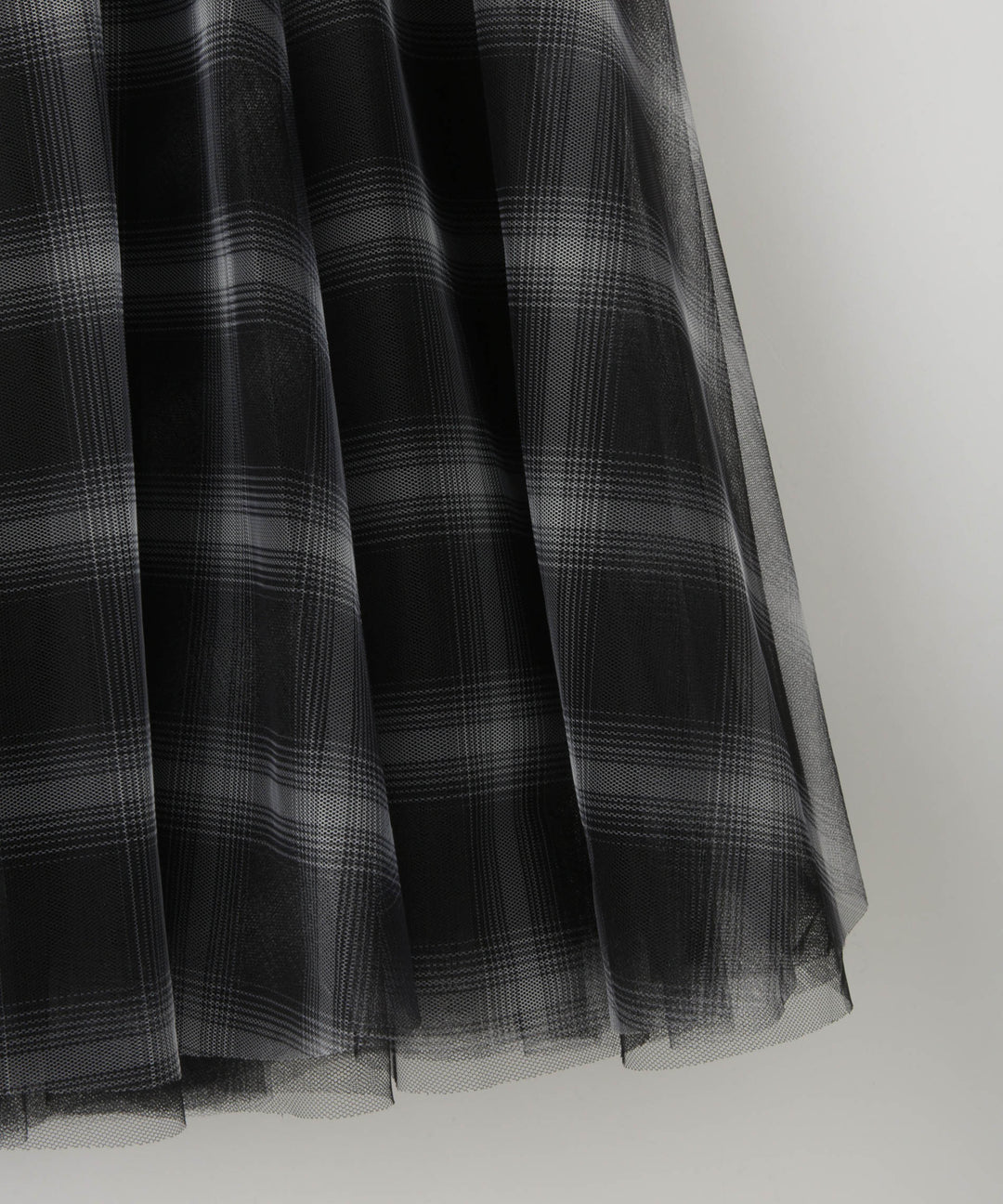 チェックチュールスカート