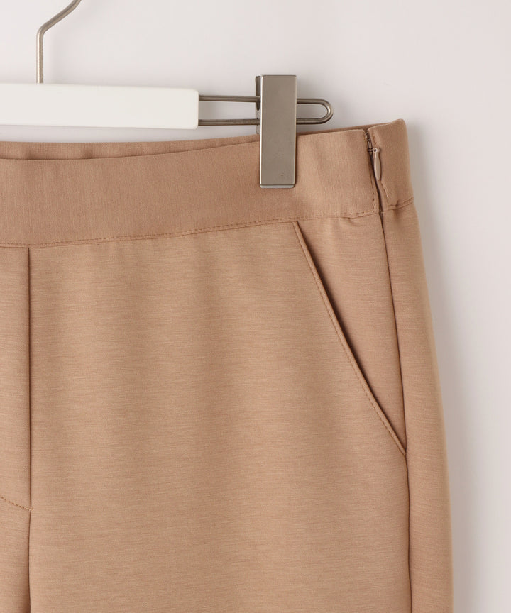 バックスリットストレートパンツ