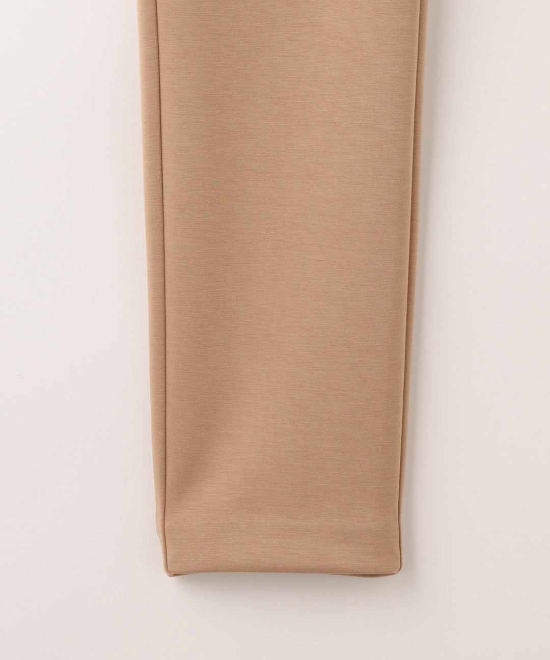 バックスリットストレートパンツ