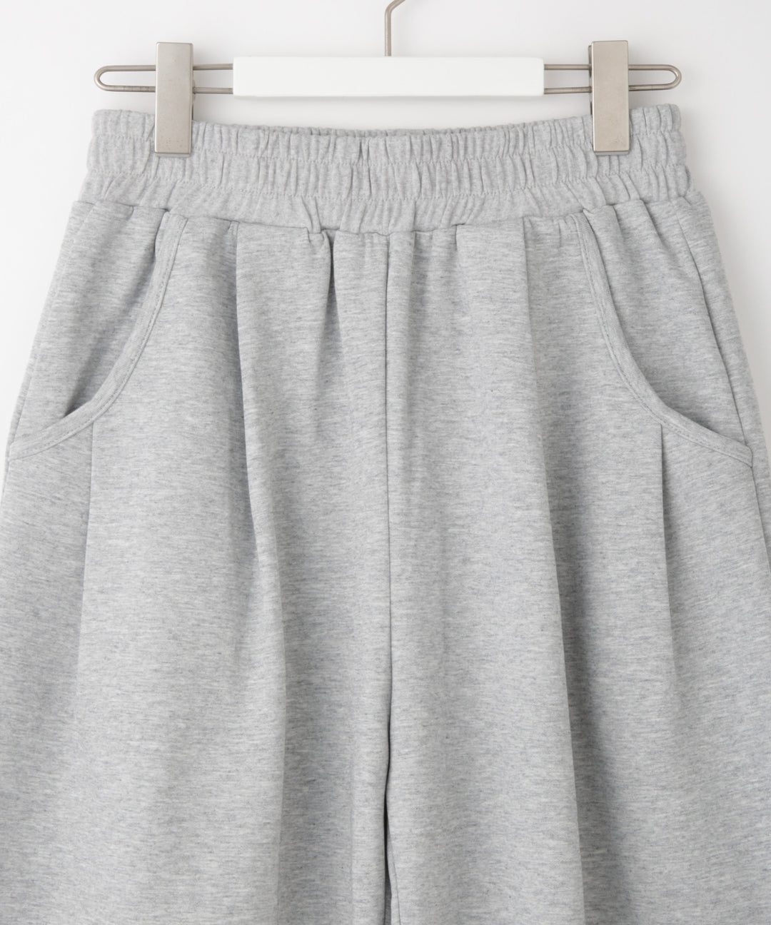 カーヴィーシルエットパンツ