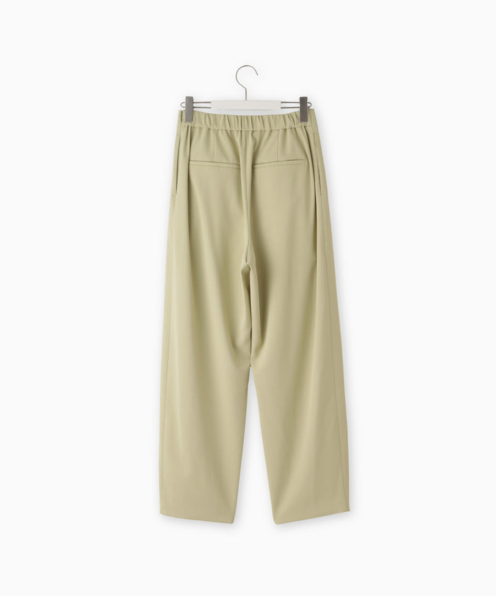 タックテーパードパンツ