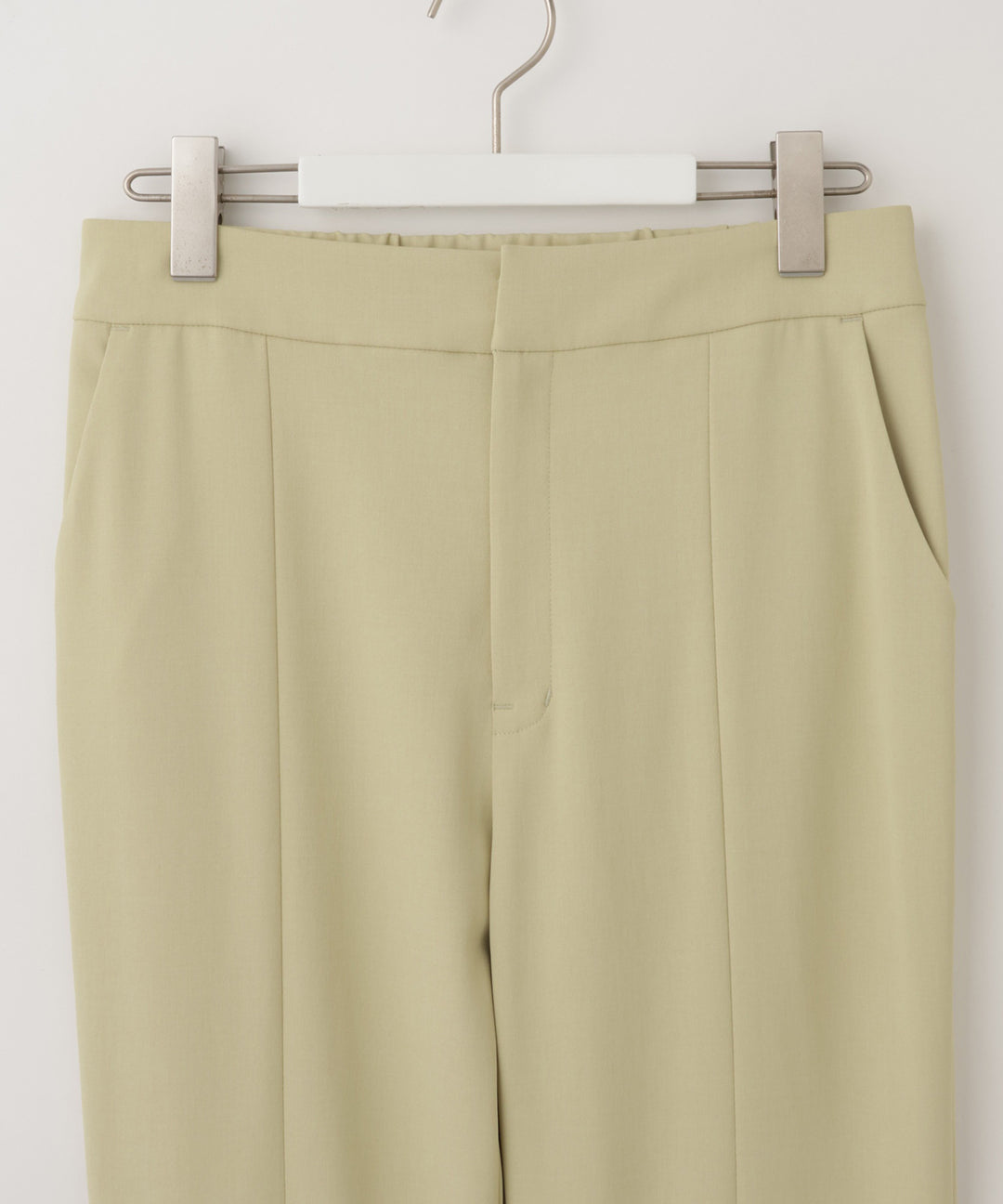 センタープレステーパードパンツ