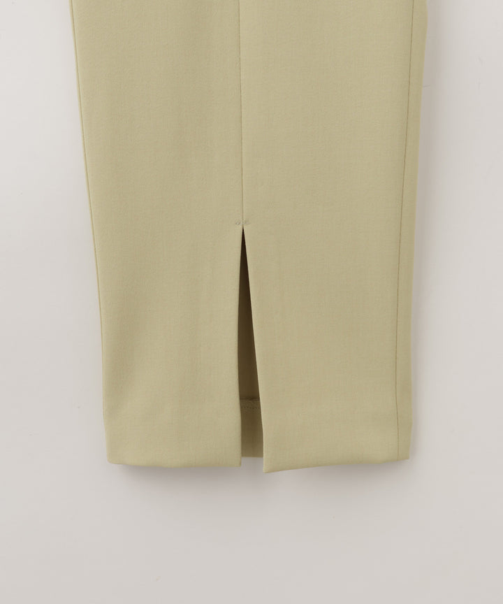 センタープレステーパードパンツ