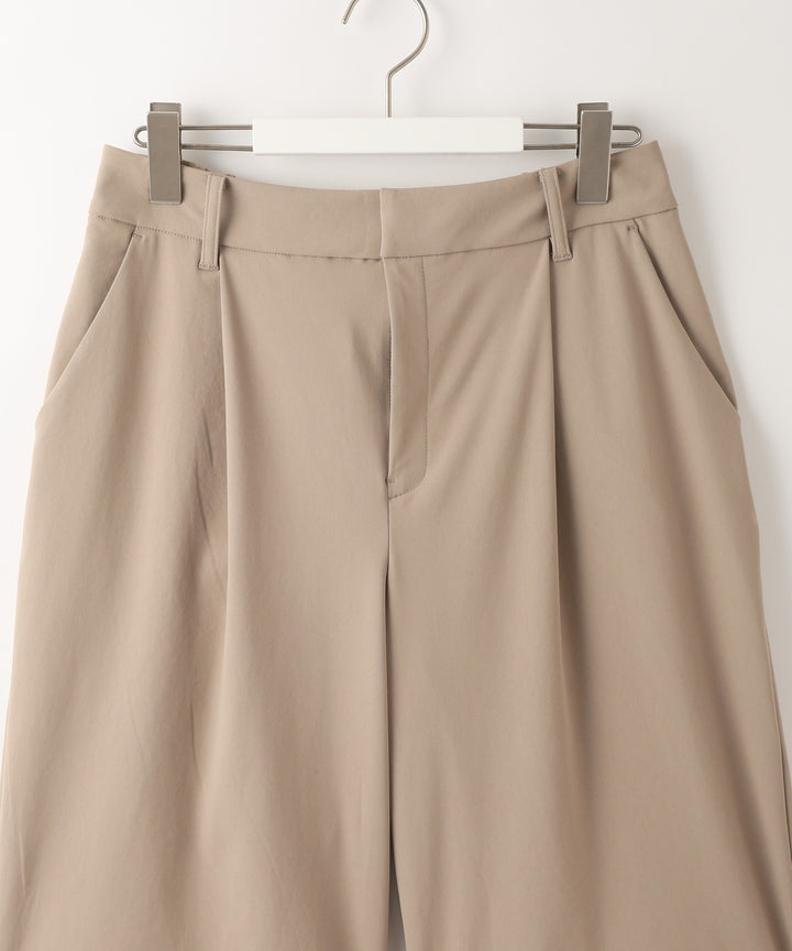 タックハーフパンツ