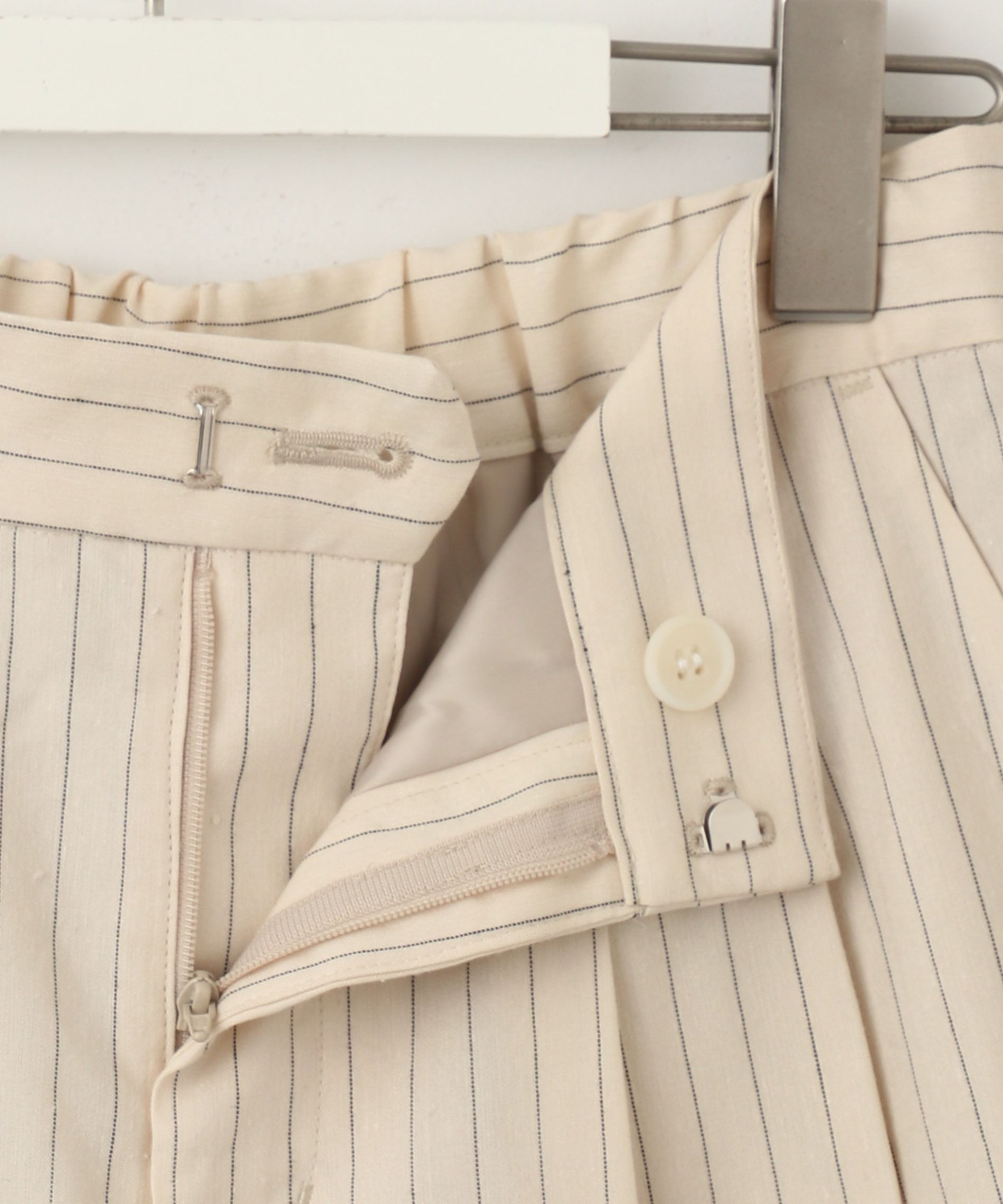 【関税込み】Nanushka ベージュ Ferra ショートパンツ Ferra - Striped Ribbed-Cotton Shorts - Multicolor Stripe