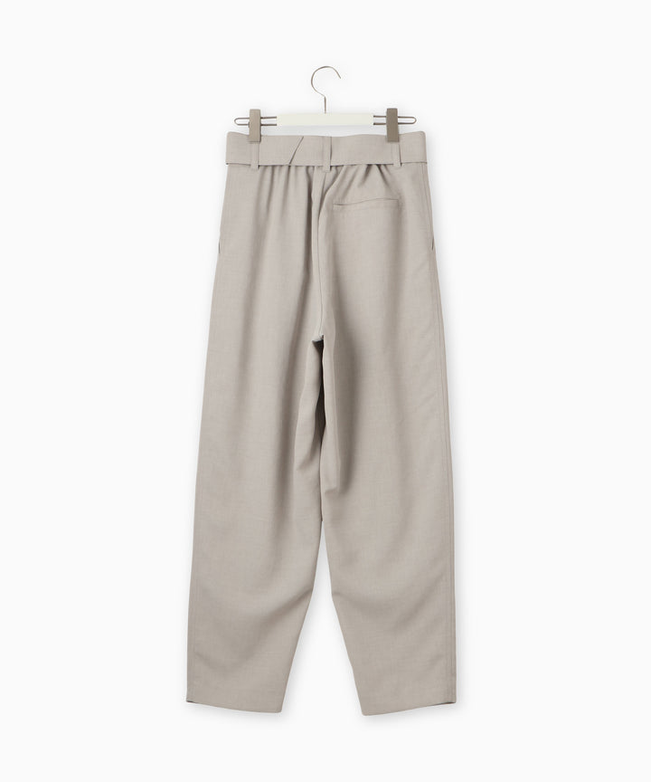 タック入りカーブパンツ