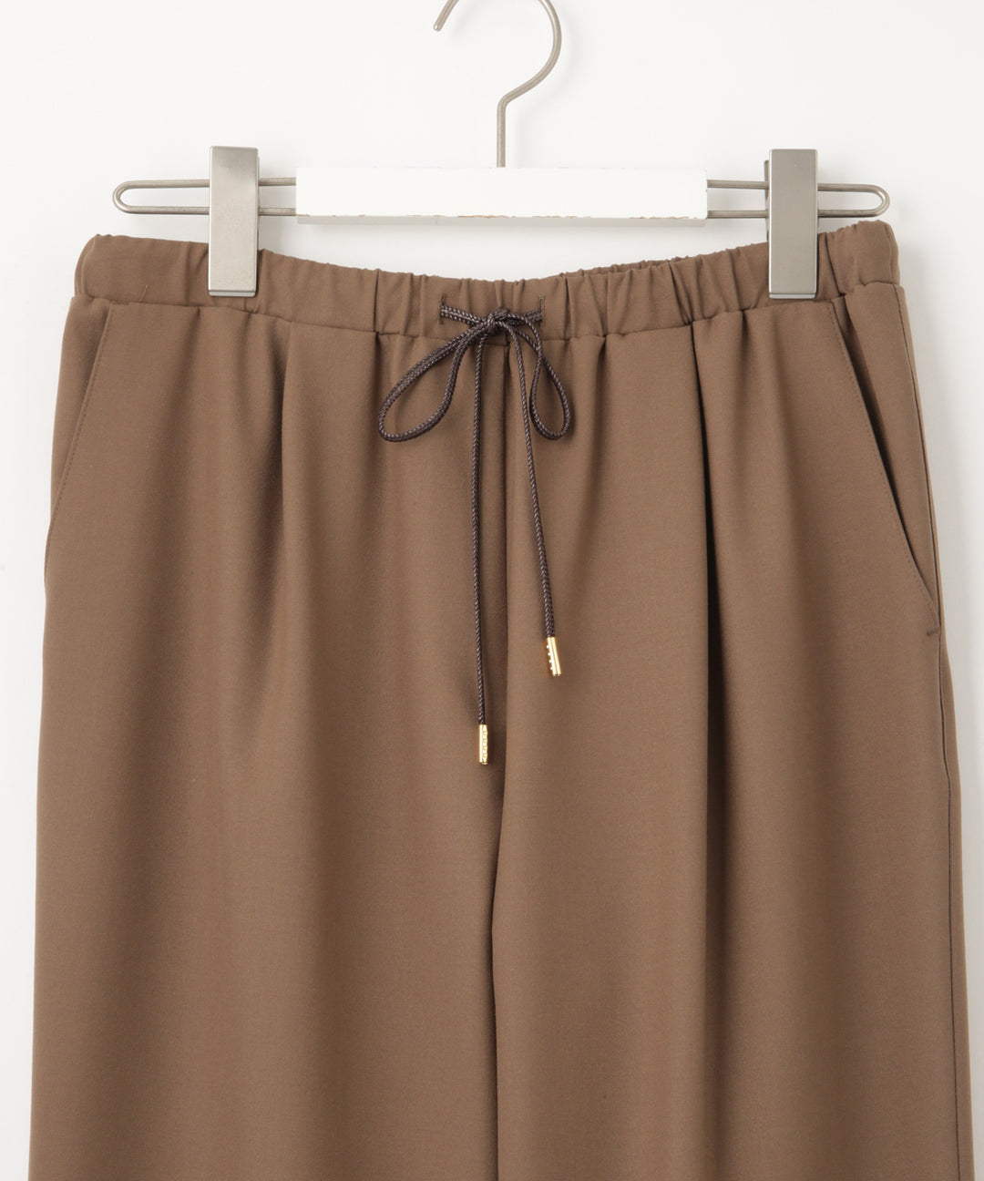 ストレッチテーパードパンツ