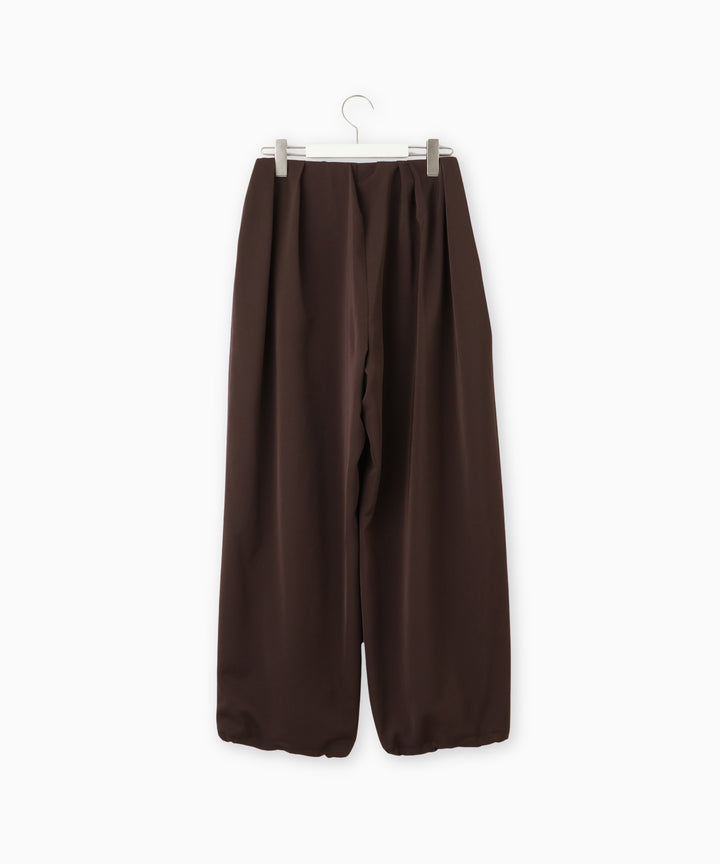 タックパラシュートパンツ