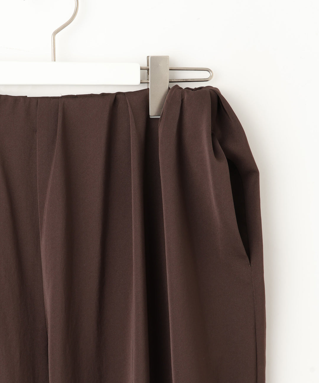 タックパラシュートパンツ