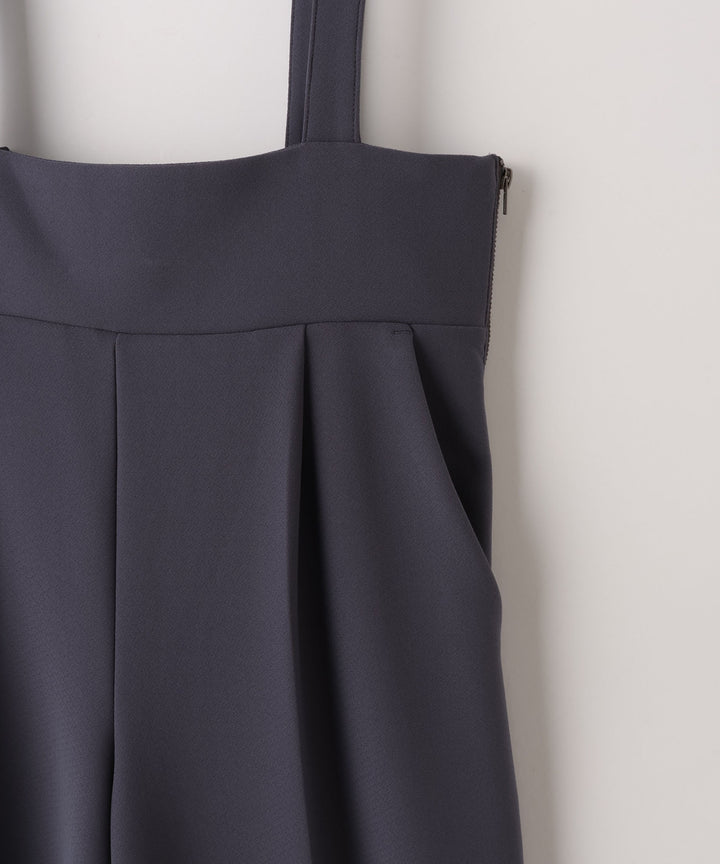 ストラップ付きタックワイドパンツ