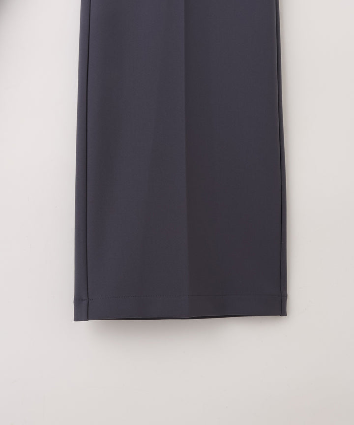 ストラップ付きタックワイドパンツ