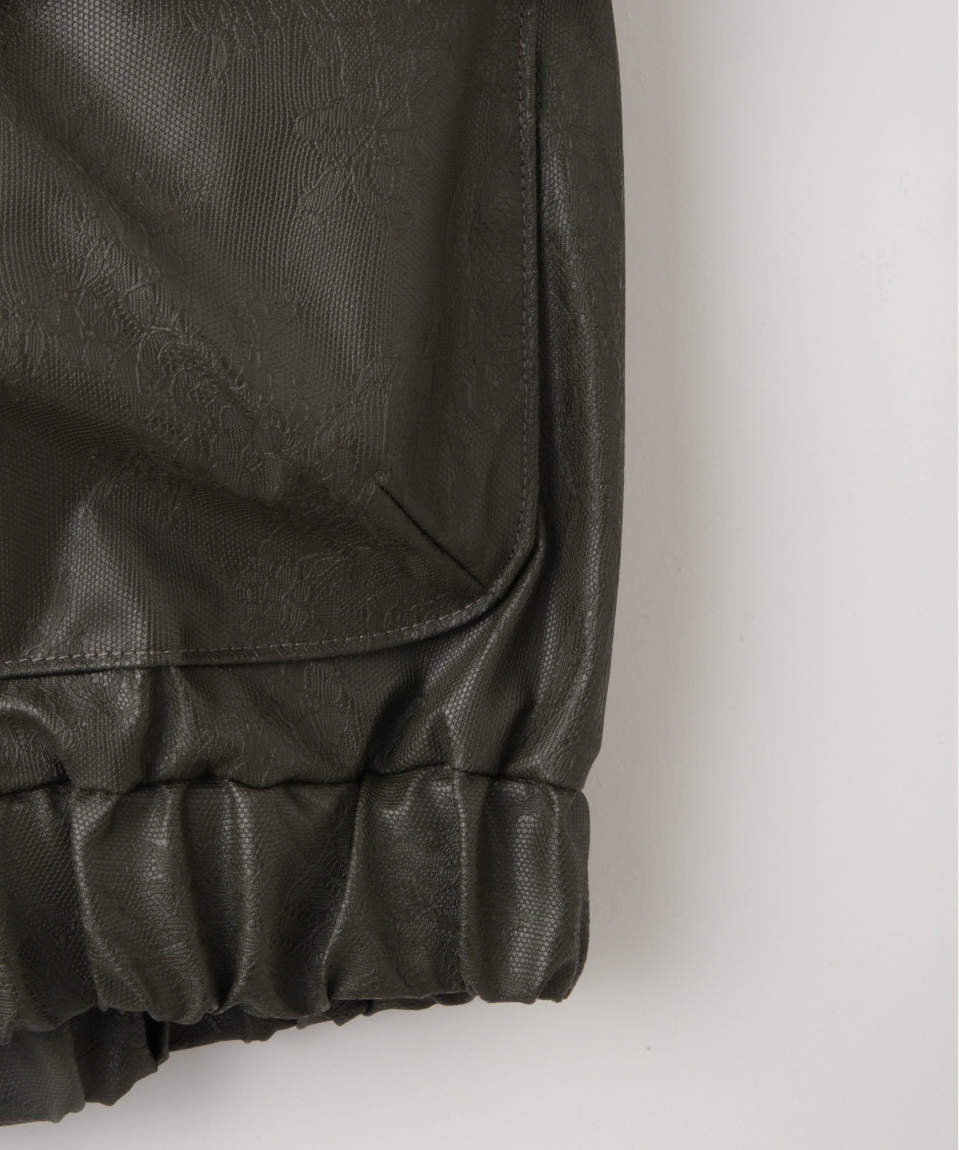 エンボスレザーカラーブルゾン – FACE SANS FARD