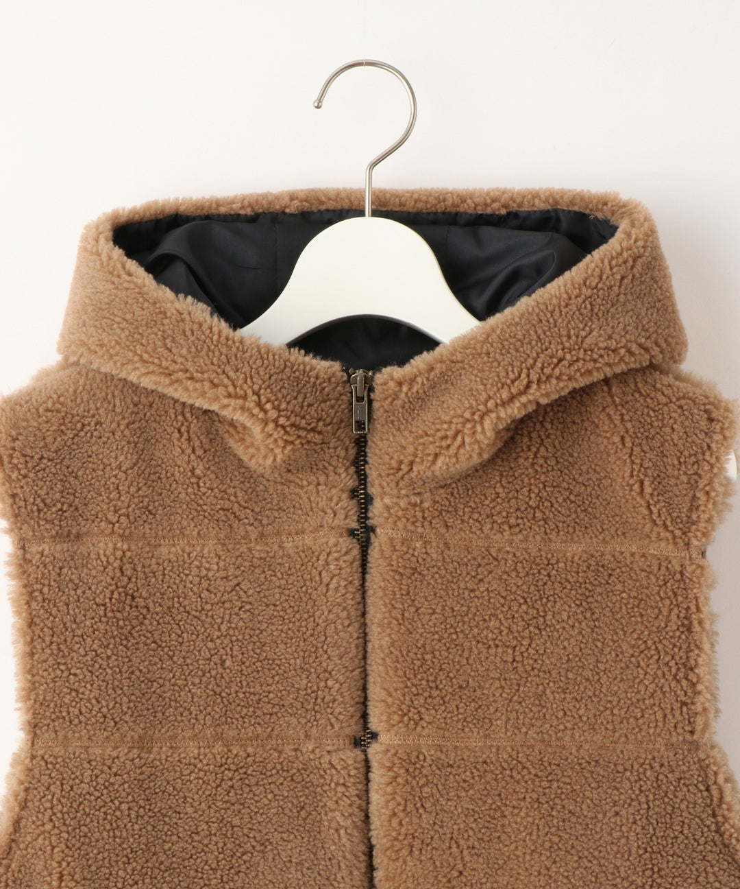 フード付きボアベスト