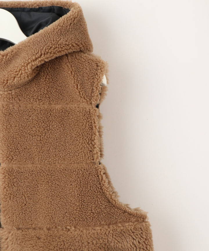 フード付きボアベスト