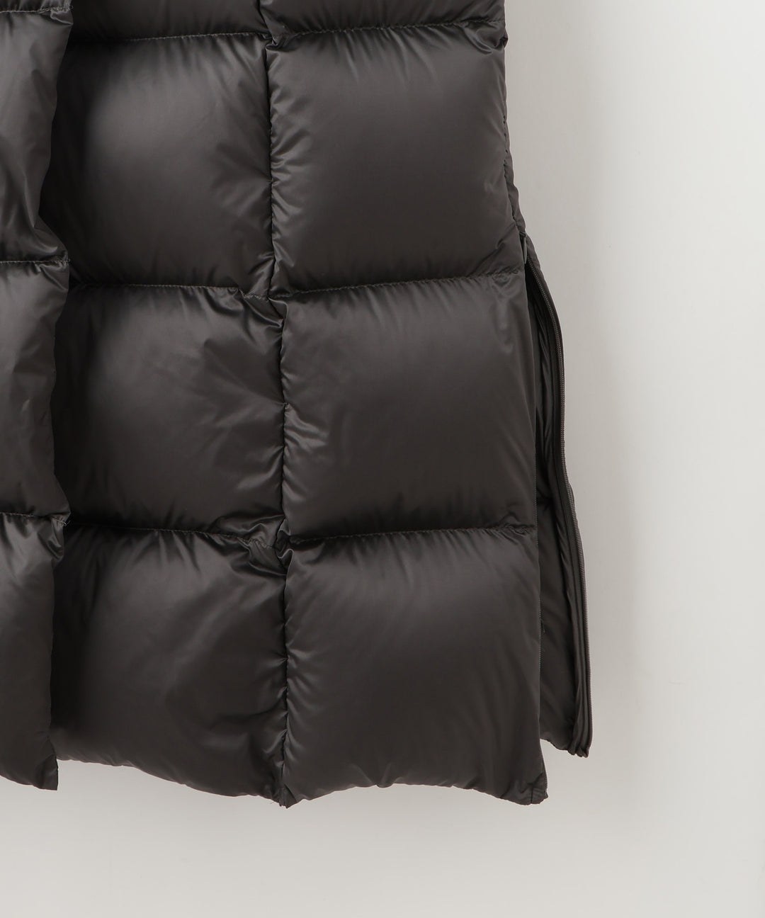 ボリュームカラーロングダウンベスト