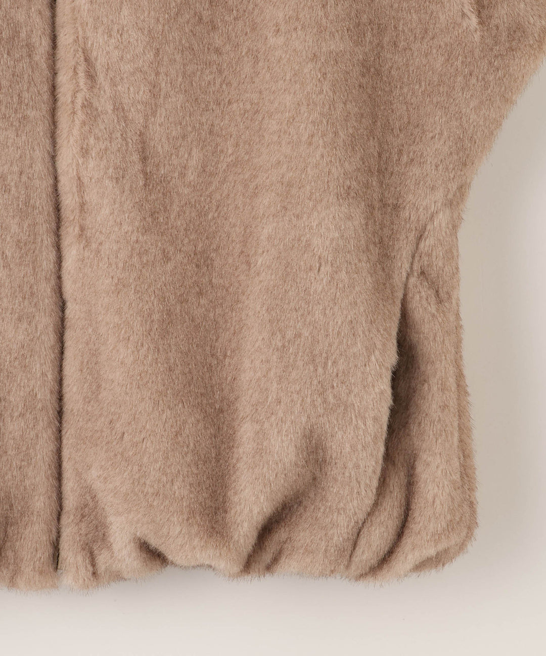 フェイクファーベスト