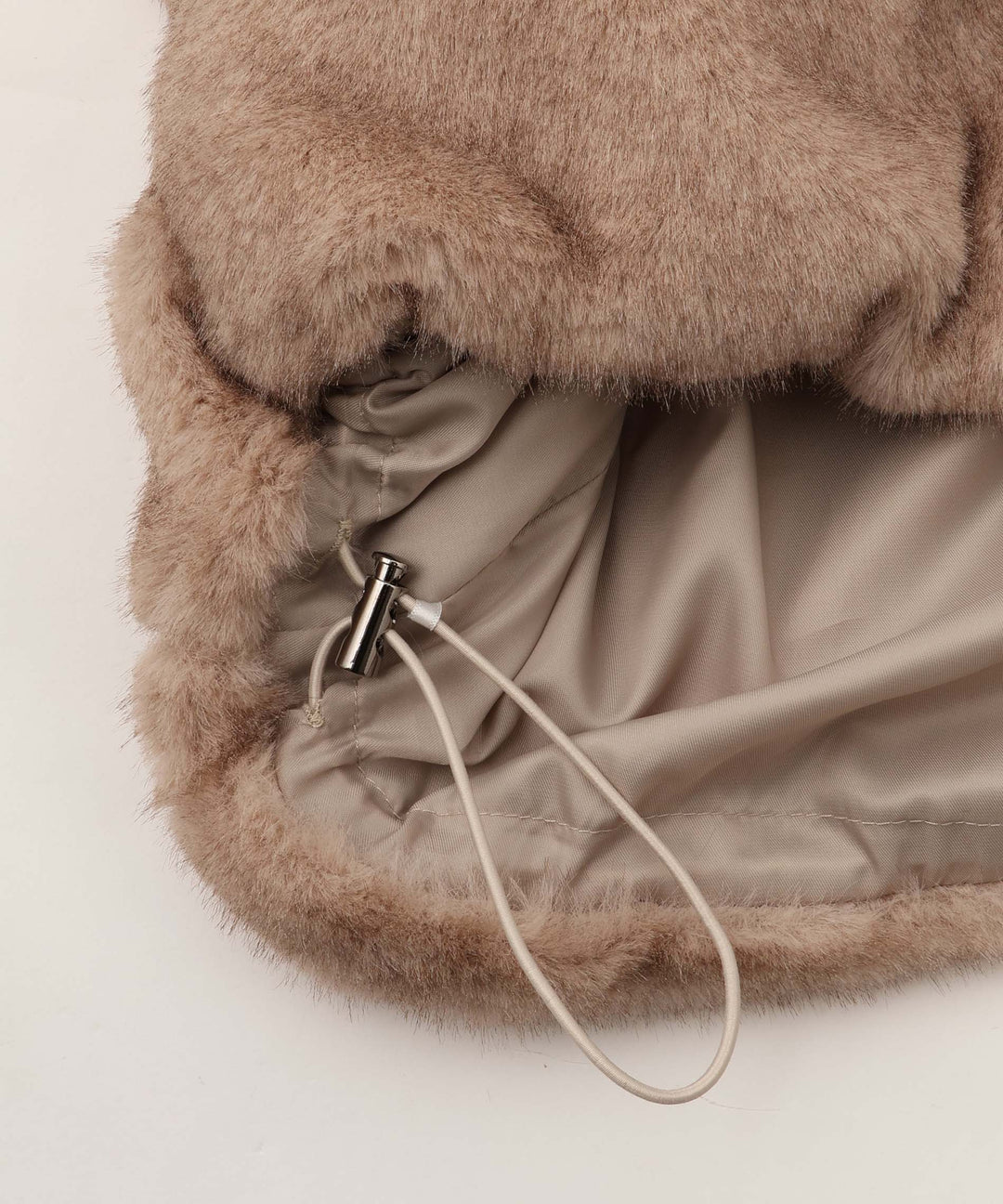 フェイクファーベスト