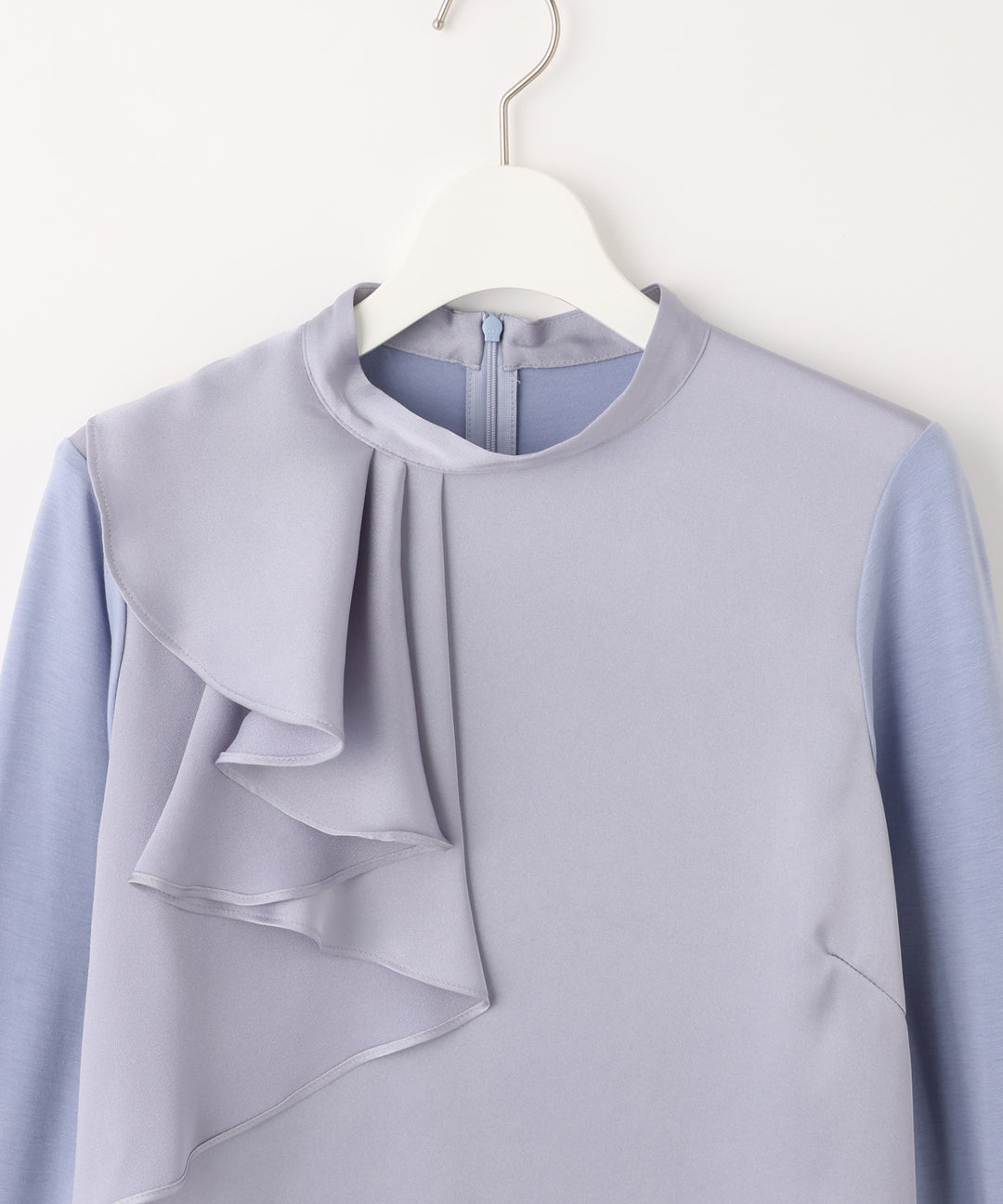 ラッフルデザインカットソー