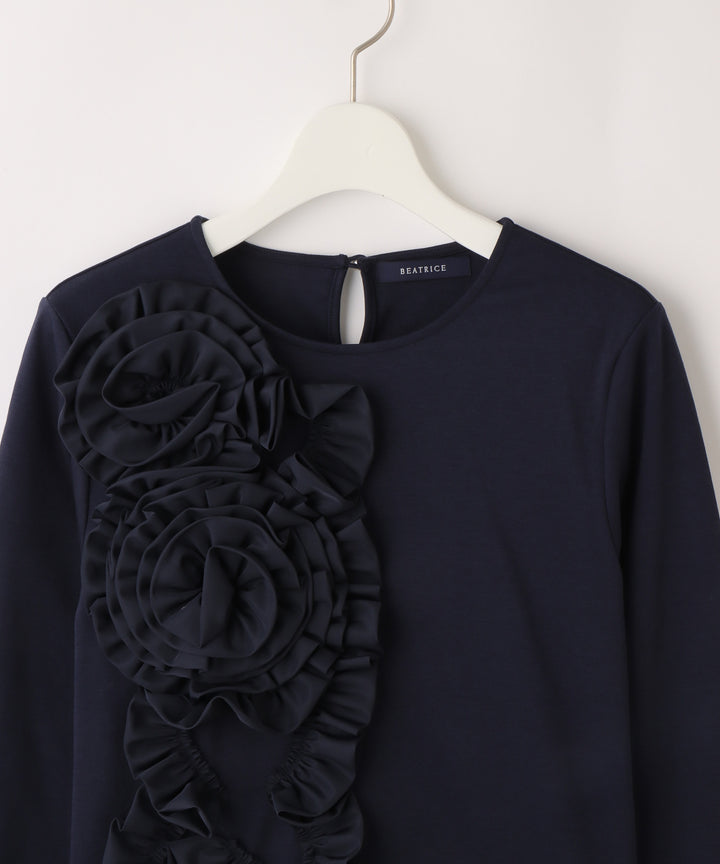 3Dフラワーモチーフプルオーバー