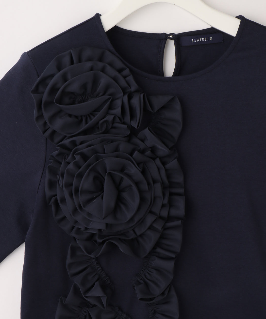 3Dフラワーモチーフプルオーバー