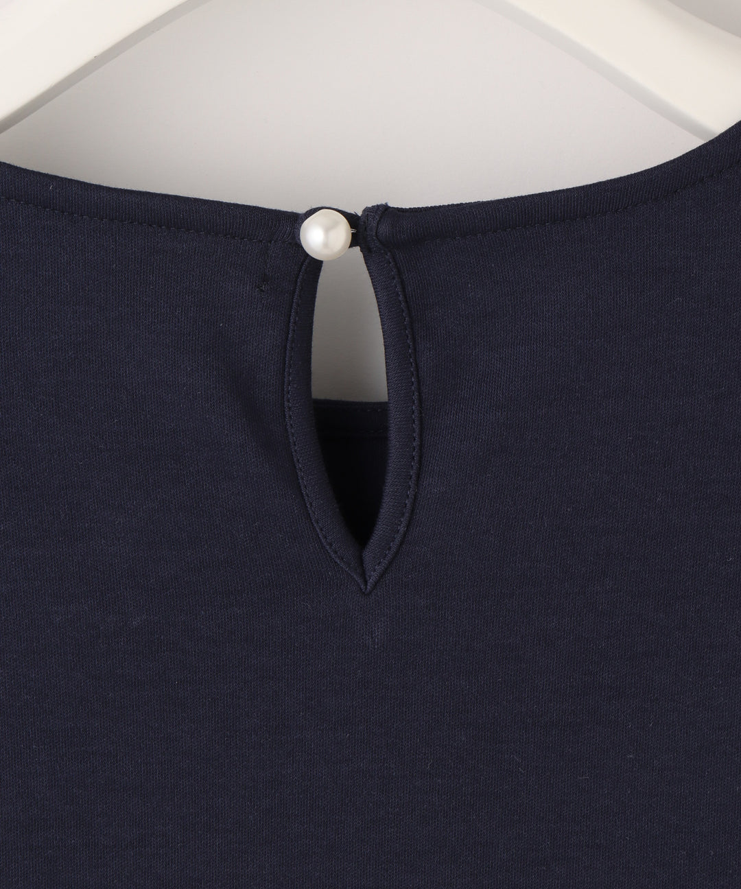 3Dフラワーモチーフプルオーバー