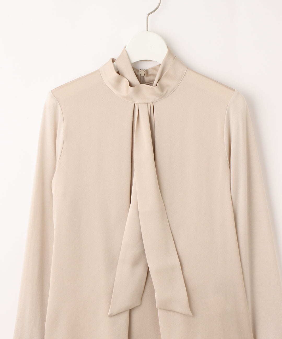 サテンリボンブラウス