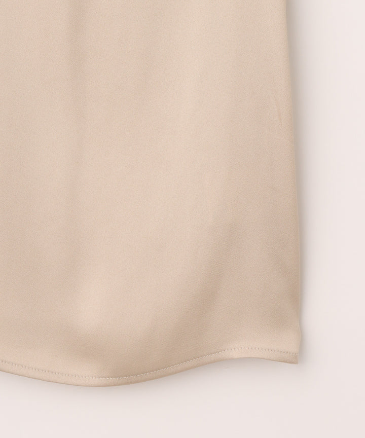 サテンVネックカットソー