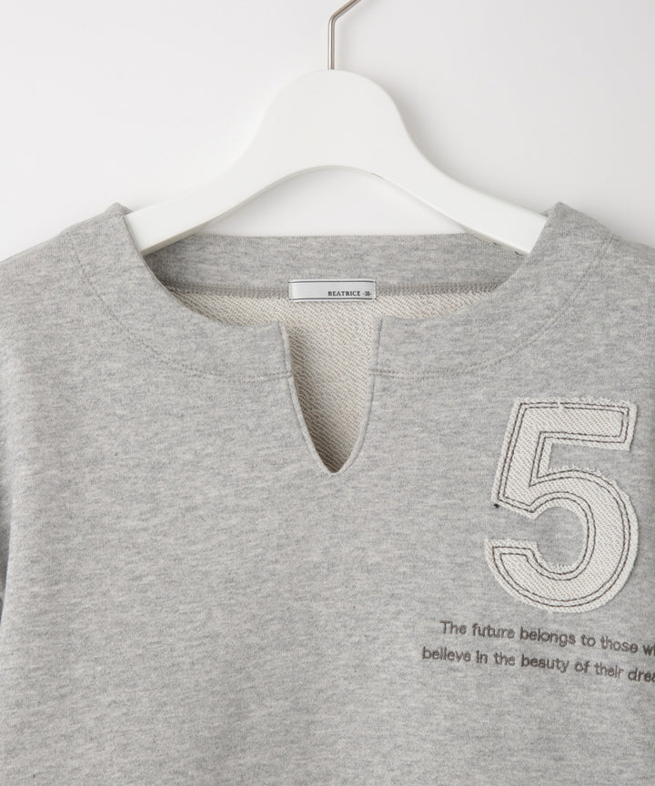 キーネックプルオーバー