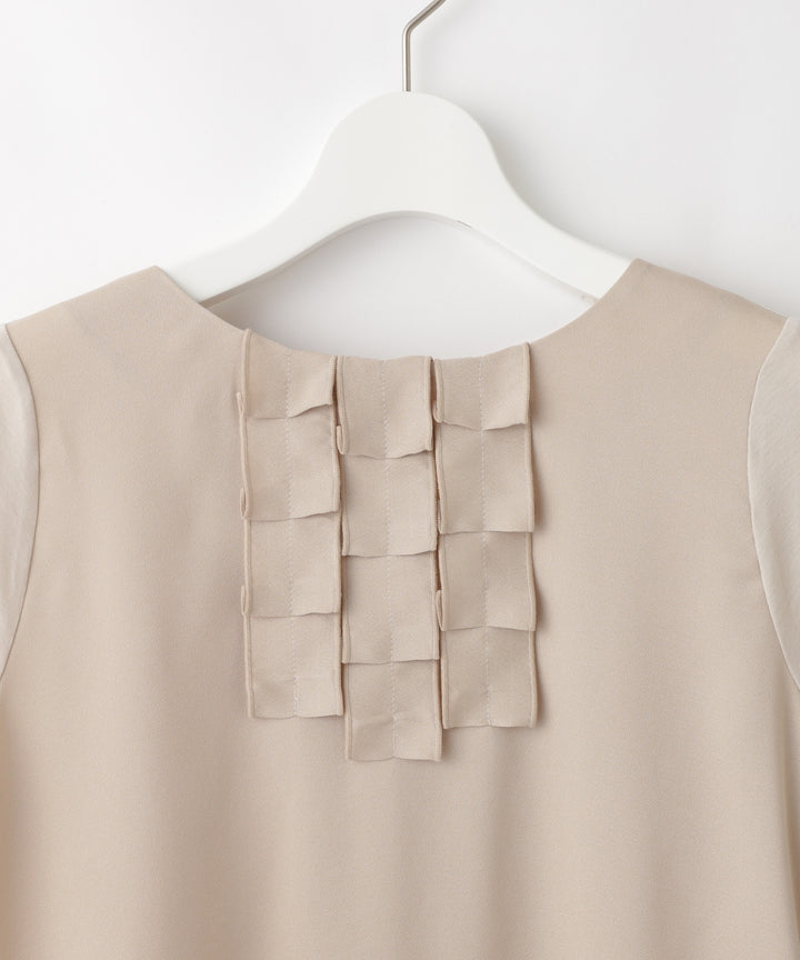 タックデザインカットソー