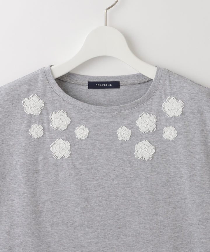 ビーズフラワー刺繍フレンチスリーブTシャツ