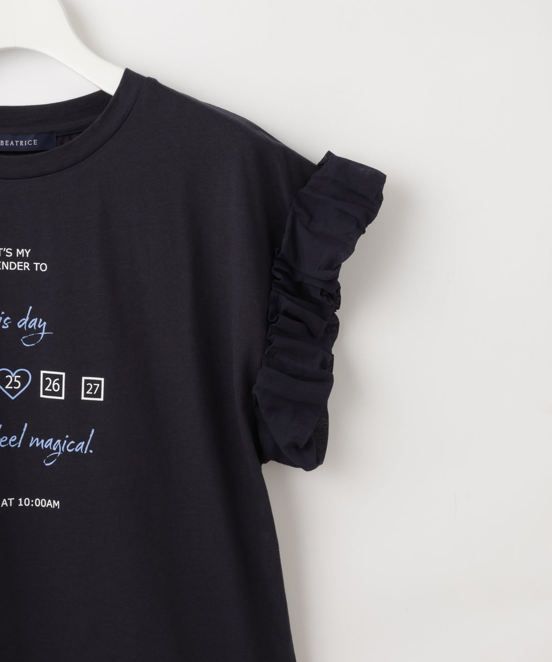 袖フリルメッセージプリント天竺Tシャツ