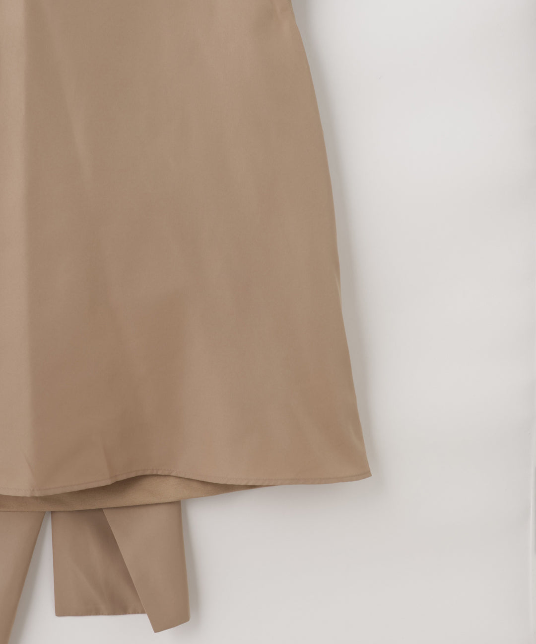 ボウタイ付きデザインカットソー