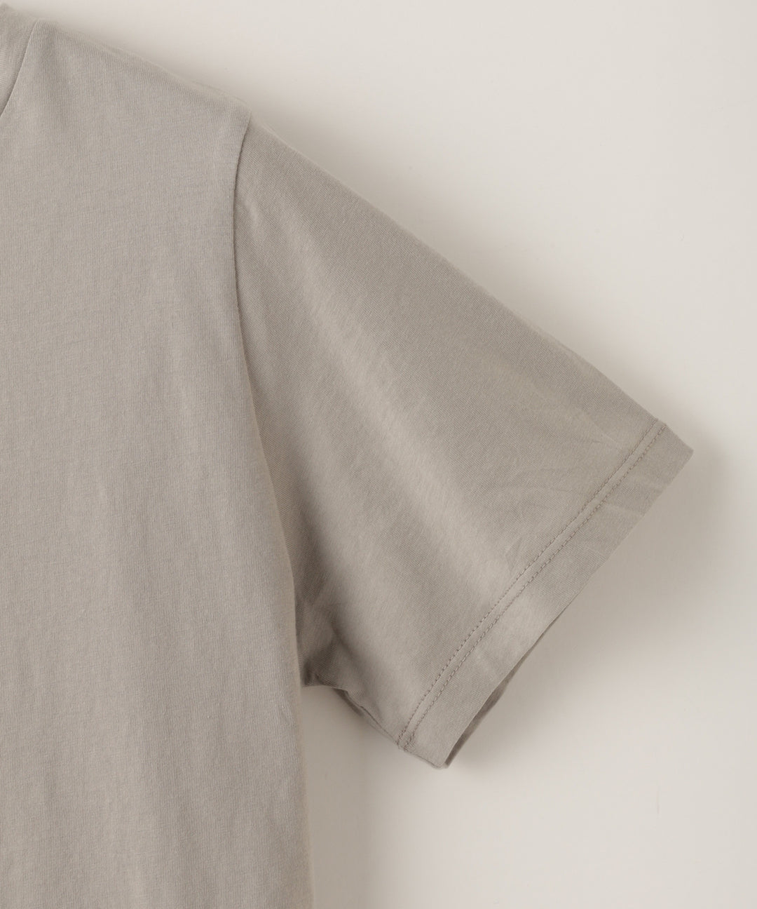 グラフィックデザインTシャツ